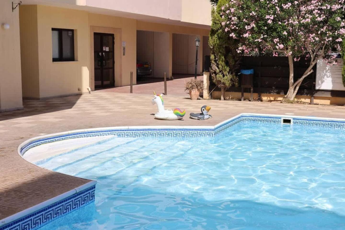 Queens Gardens Paradise Vip, Pool, Mall, Sea Paphos Buitenkant foto